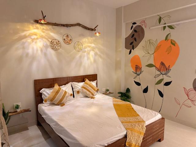 Flat for rent in Momnathal, Noida