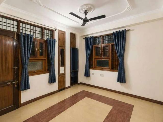 Flat for rent in Ganesh Ganj, Lucknow