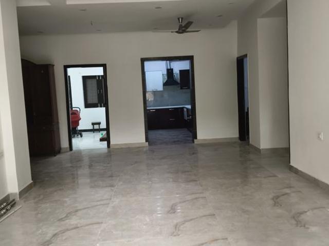 House for rent in Arun Vihar, Noida