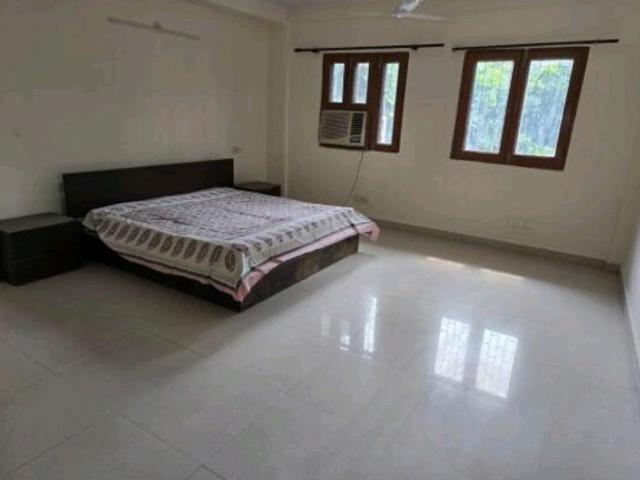 House for rent in Sector 31, Noida