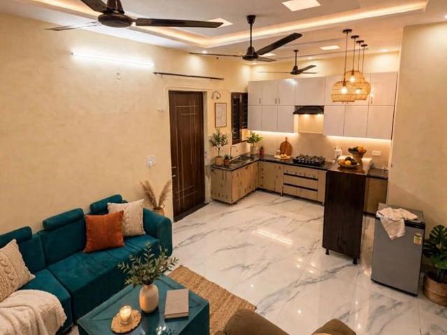 Flat for rent in Sector 127, Santemarja
