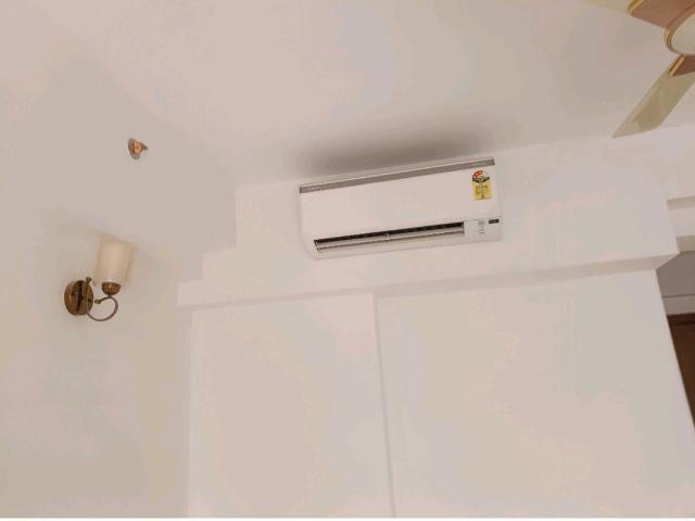 Flat for rent in Sector 43, Noida