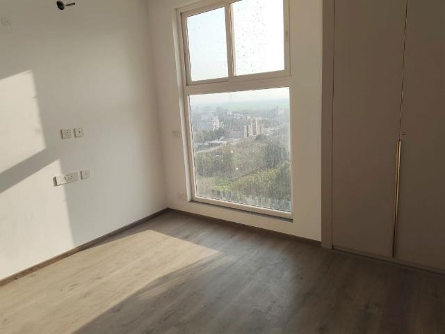 Flat for rent in Kondli, Noida