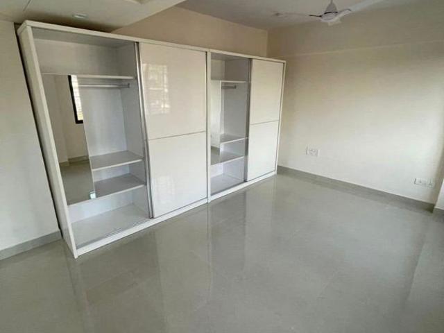 Flat for rent in Khar, Mumbai