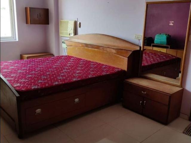 Flat for rent in Nishat Ganj, Lucknow