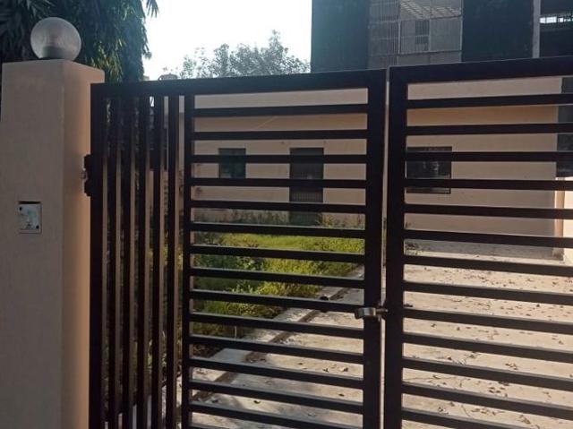 House for rent in Sector 100, Noida