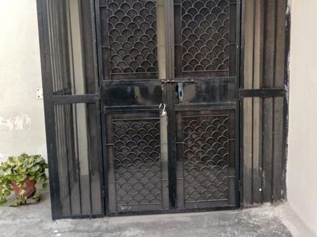 House for rent in Sector 31, Noida
