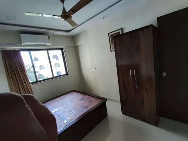 Flat for rent in Sunder Wadi, Mumbai