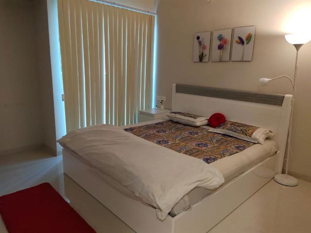 Flat for rent in Rustomjee Aurelia, Thane