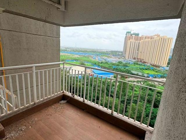 Flat for rent in Lodha Amara, Thane