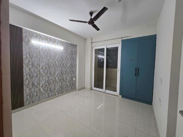 Flat for rent in Gari Samastpur, Noida