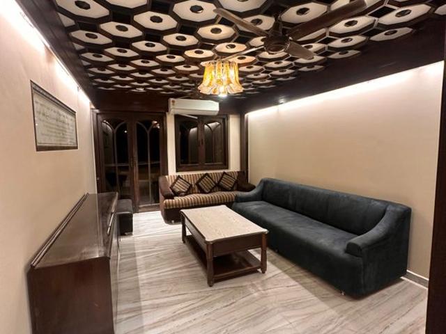 Flat for rent in Khar, Mumbai