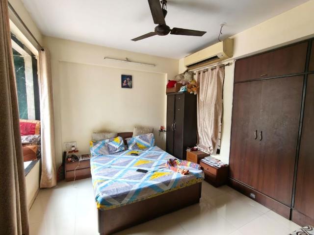 Flat for rent in Naupada, Thane