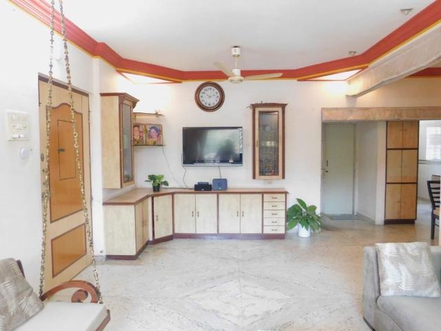 Flat for rent in Vile Parle West, Mumbai