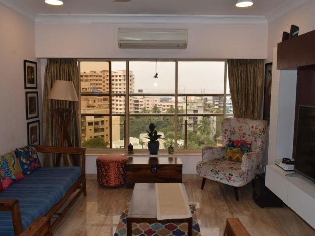 Flat for rent in Khar, Mumbai