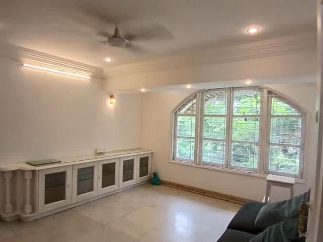 Flat for rent in Khar, Mumbai