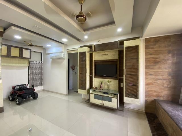 Flat for rent in Lodha Paradise, Thane