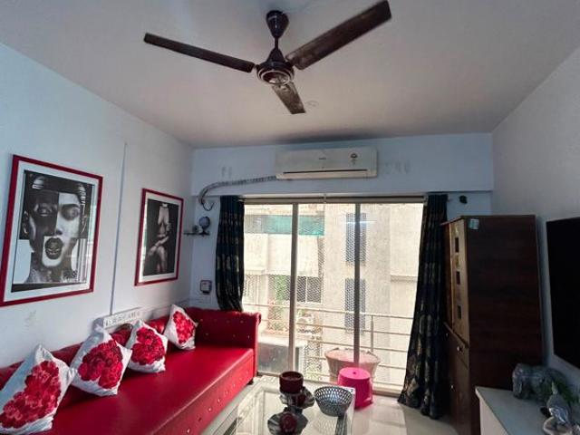 Flat for rent in Khar, Mumbai