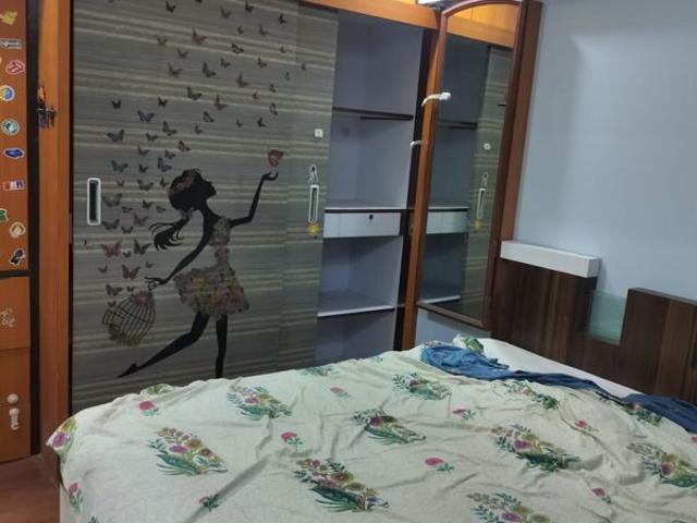 Flat for rent in Sunder Wadi, Mumbai
