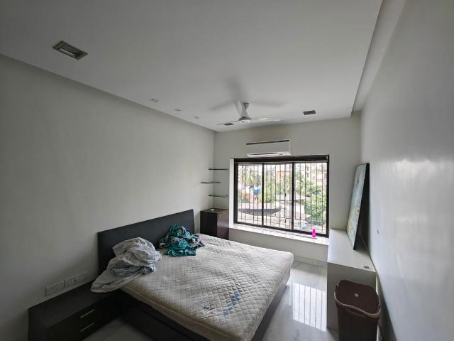 Flat for rent in Khar, Mumbai