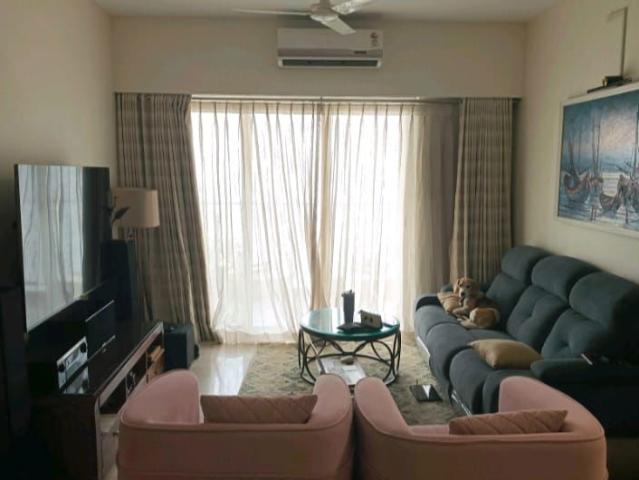Flat for rent in Khar, Mumbai