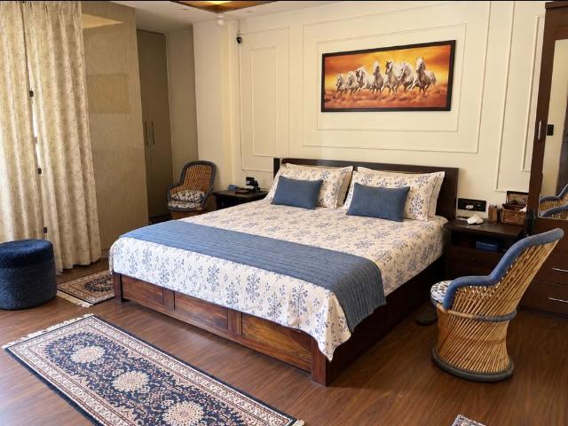 Flat for rent in Khirki, Delhi