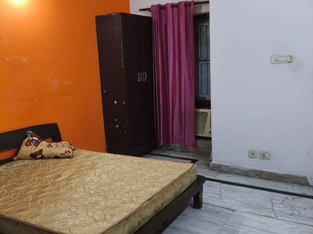 Property for rent in Arun Vihar, Noida