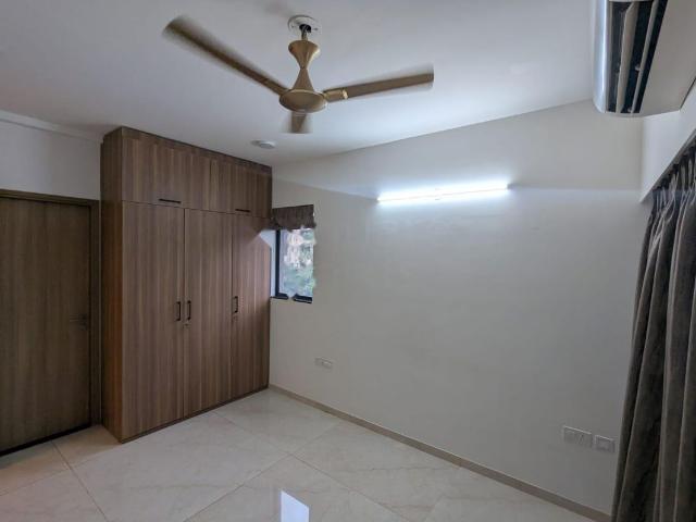 Flat for rent in Kherwadi, Mumbai