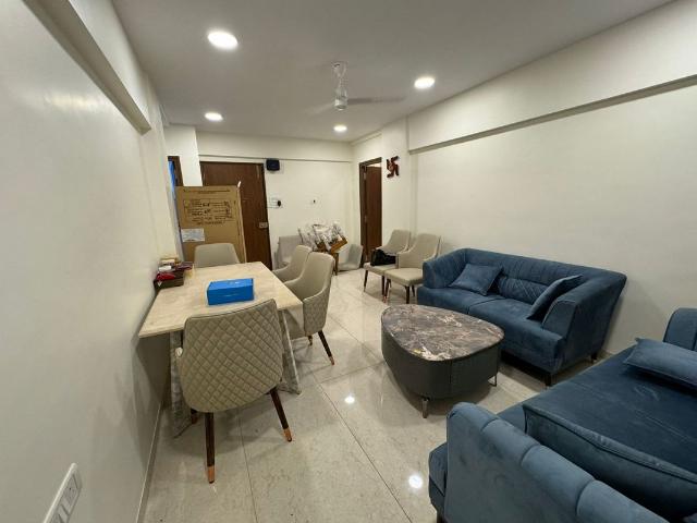 Flat for rent in Khar, Mumbai