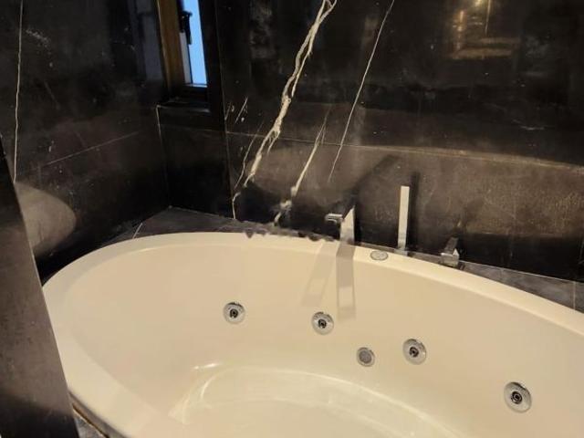 Flat for rent in Byculla East, Mumbai City District