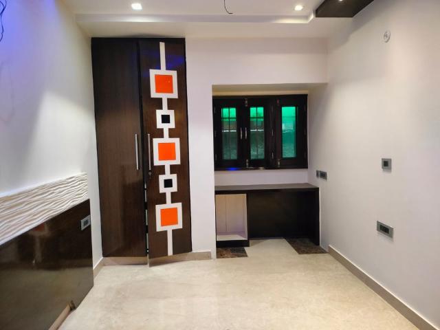 Flat for rent in Indraprastha Extension, Delhi