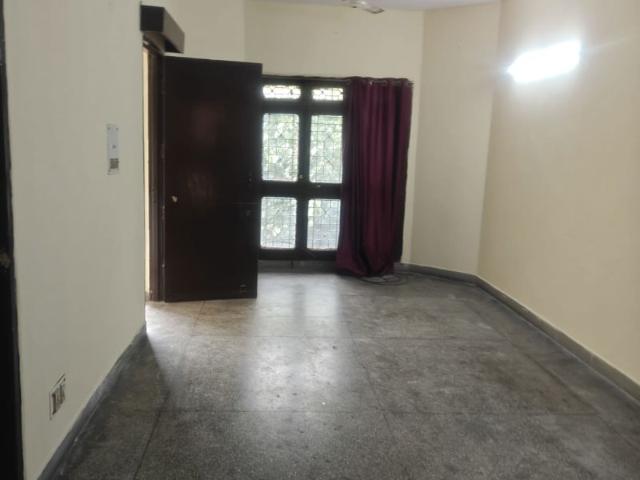 Flat for rent in Madhu Vihar, Delhi