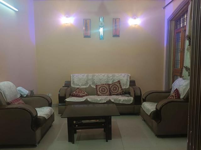 House for rent in Vinamra Khand, बड़ा भरवांरा