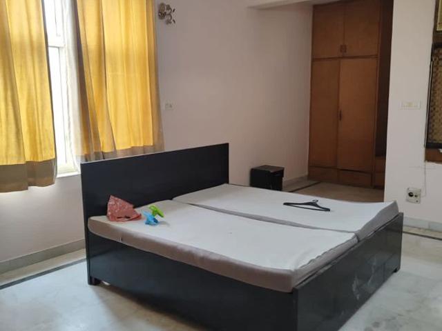 Flat for rent in Sector 39, Noida