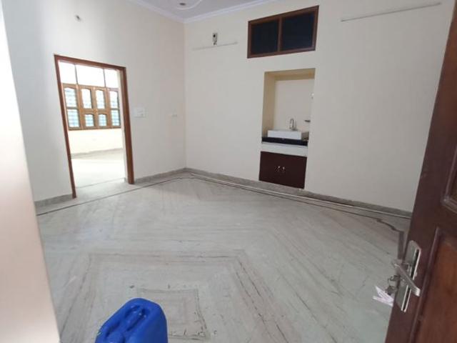 House for rent in Hariana