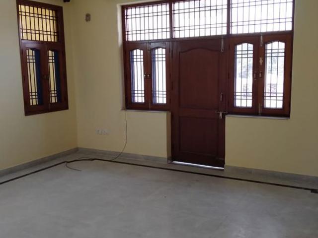 House for rent in Sector 51, Noida