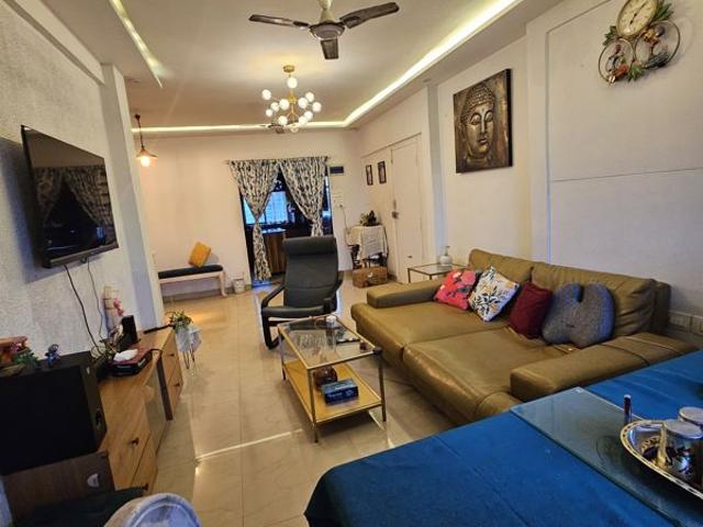 Flat for rent in Khar, Mumbai