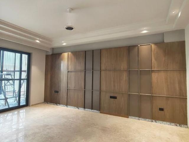Flat for rent in Sector 5, Gurugram