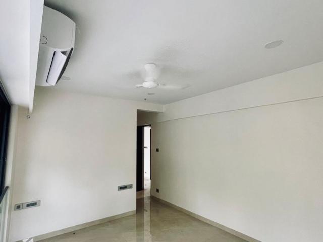 Flat for rent in Khar, Mumbai