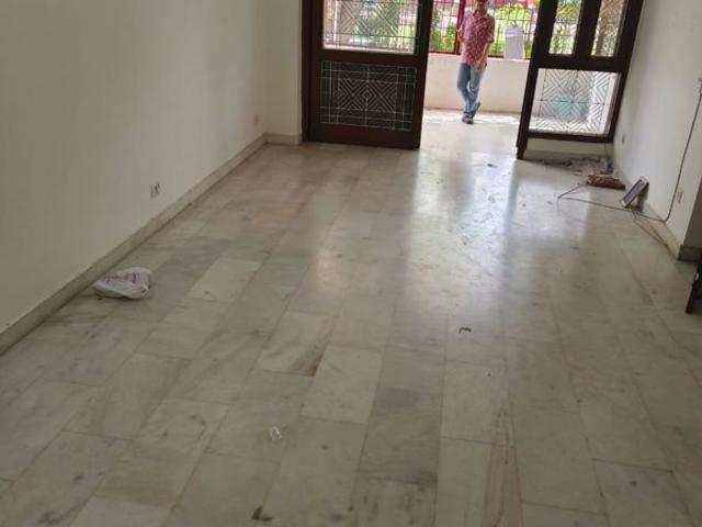 Property for rent in Deri