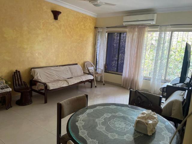 Flat for rent in Khar, Mumbai
