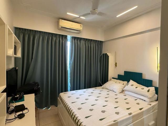 Flat for rent in Khar, Mumbai