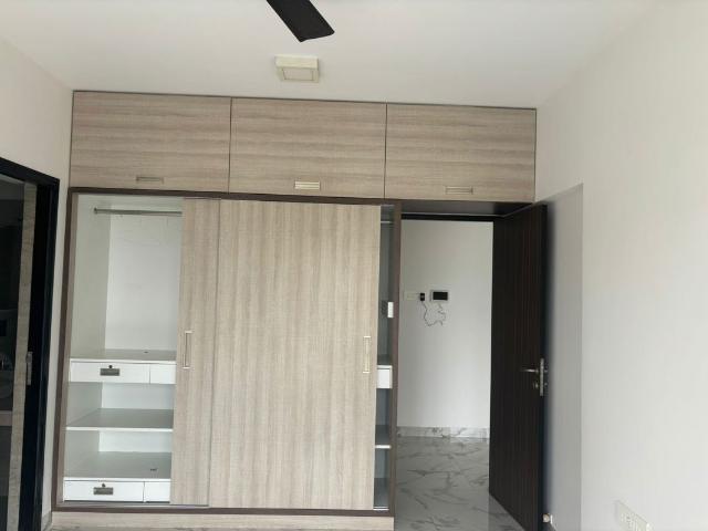 Flat for rent in Mumbai Zone 4, Mumbai