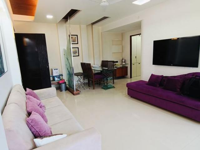Flat for rent in Khar, Mumbai