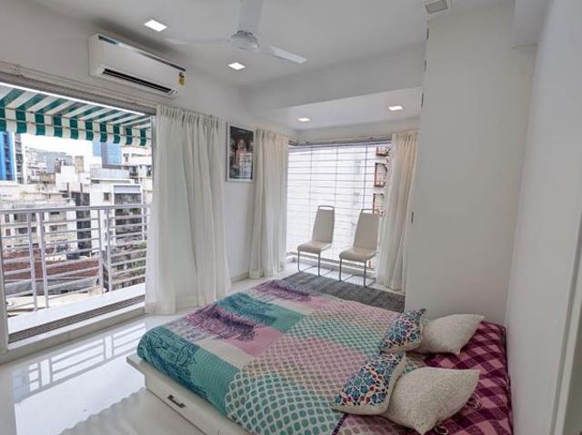 Flat for rent in Khar, Mumbai