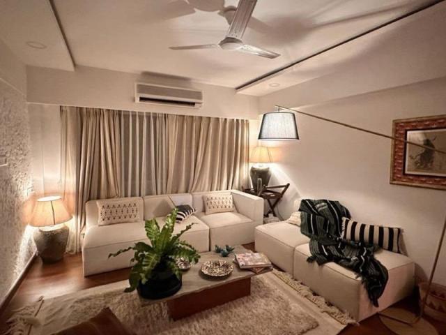 Flat for rent in Khar, Mumbai