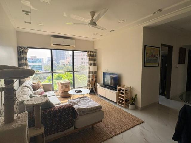 Flat for rent in Khar, Mumbai