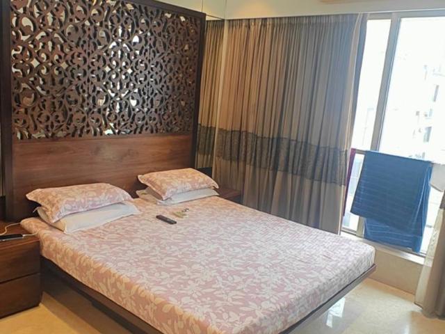 Flat for rent in Khar, Mumbai