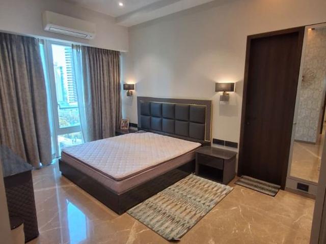 Flat for rent in Khar, Mumbai
