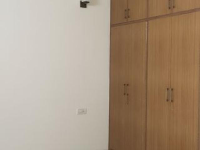 Flat for rent in Deri